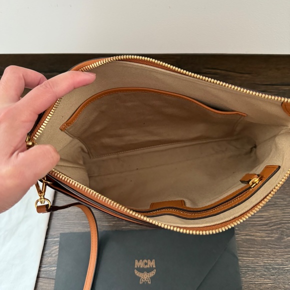 Used MCM Aren Crossbody Bag - Picture 4 of 9